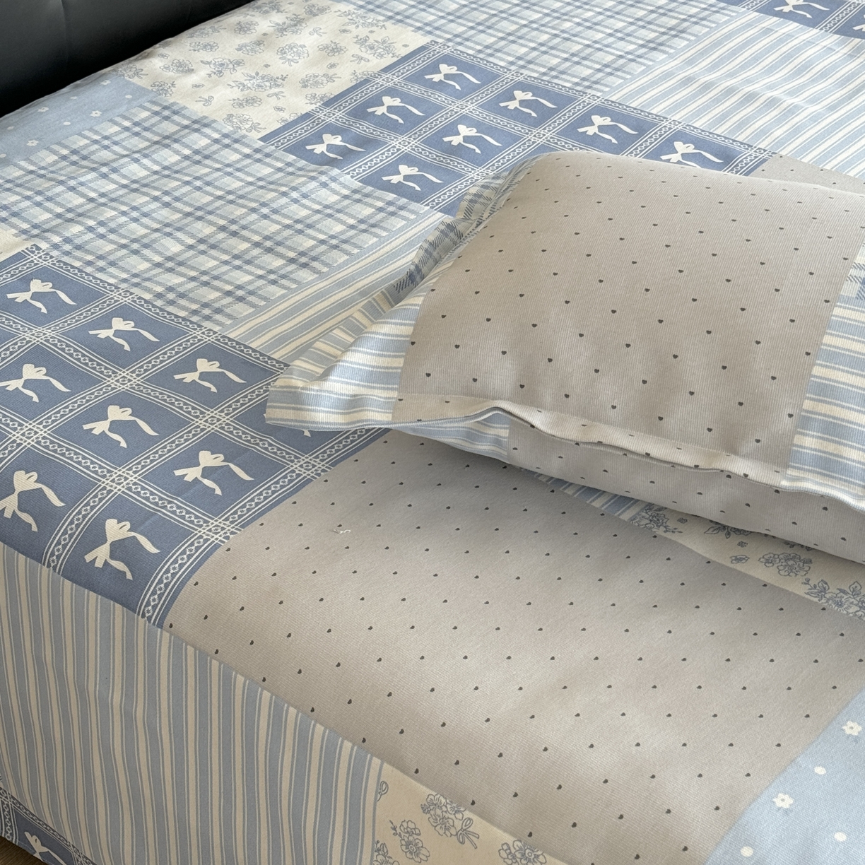 91家纺网 家纺一手货源 找家纺 一隅花田 2026新款麻感粗砂加厚老粗布床单三件套（品牌同款） 蓝风铃