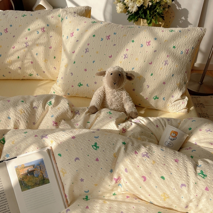 91家纺网 家纺一手货源 找家纺 贝扬思家纺 2026新款高品质A类泡芙纱普通款四件套-110g-(软软糯糯小红书推荐~) 摇摇木马