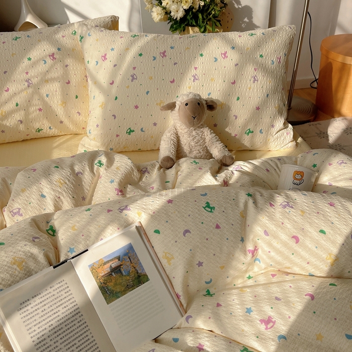 91家纺网 家纺一手货源 找家纺 贝扬思家纺 2026新款高品质A类泡芙纱普通款四件套-110g-(软软糯糯小红书推荐~) 摇摇木马