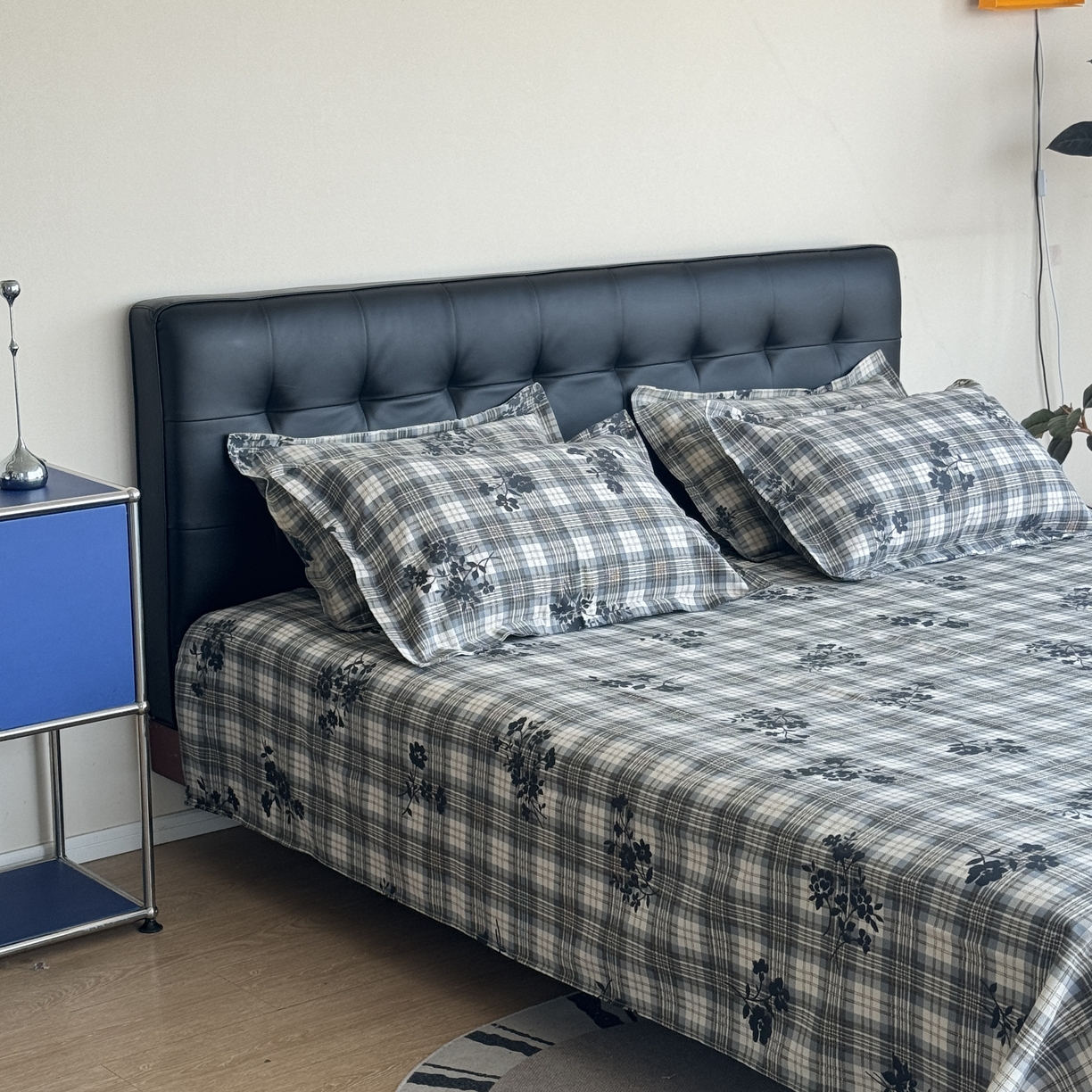 91家纺网 家纺一手货源 找家纺 一隅花田 2026新款麻感粗砂加厚老粗布床单三件套（品牌同款） 鸢尾格