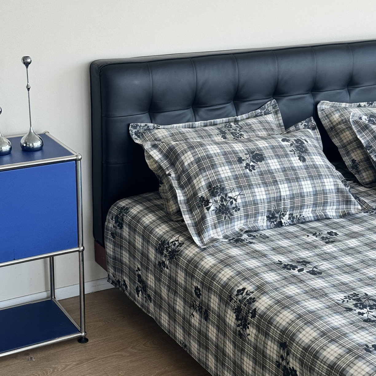 91家纺网 家纺一手货源 找家纺 一隅花田 2026新款麻感粗砂加厚老粗布床单三件套（品牌同款） 鸢尾格