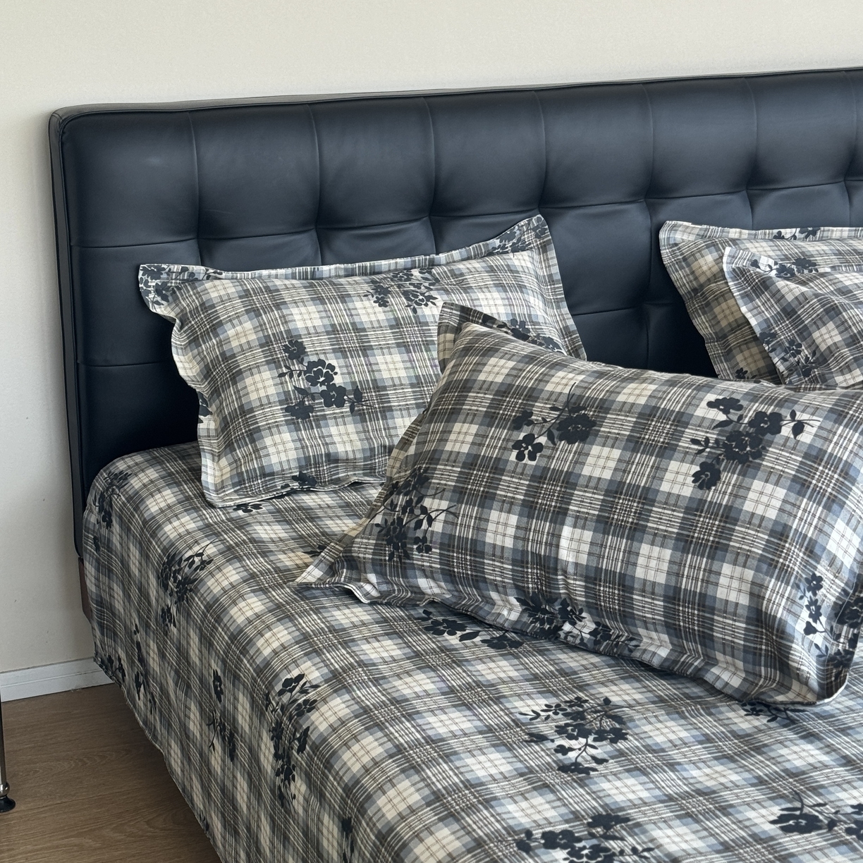 91家纺网 家纺一手货源 找家纺 一隅花田 2026新款麻感粗砂加厚老粗布床单三件套（品牌同款） 鸢尾格