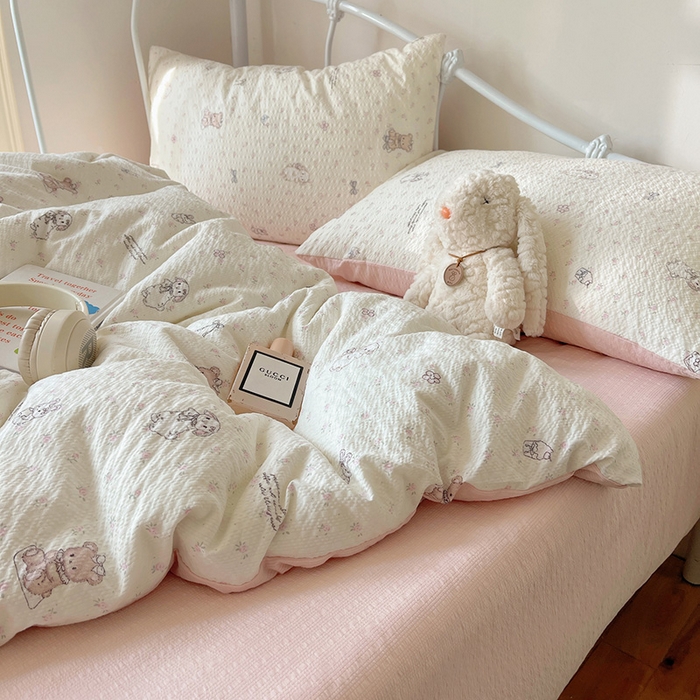 91家纺网 家纺一手货源 找家纺 贝扬思家纺 2026新款高品质A类泡芙纱普通款四件套-110g-(软软糯糯小红书推荐~) 悦悦小兔