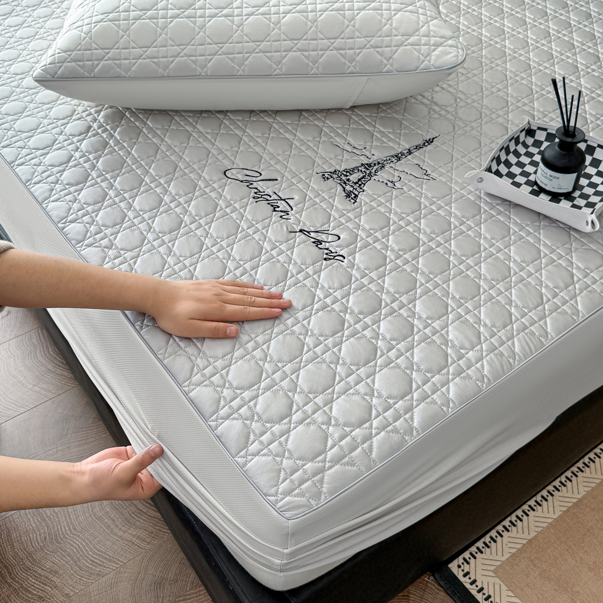 91家纺网 家纺一手货源 找家纺 蓝极人 2026春夏新款冰丝绸水光席席子凉席-戴妃 戴妃-月光灰