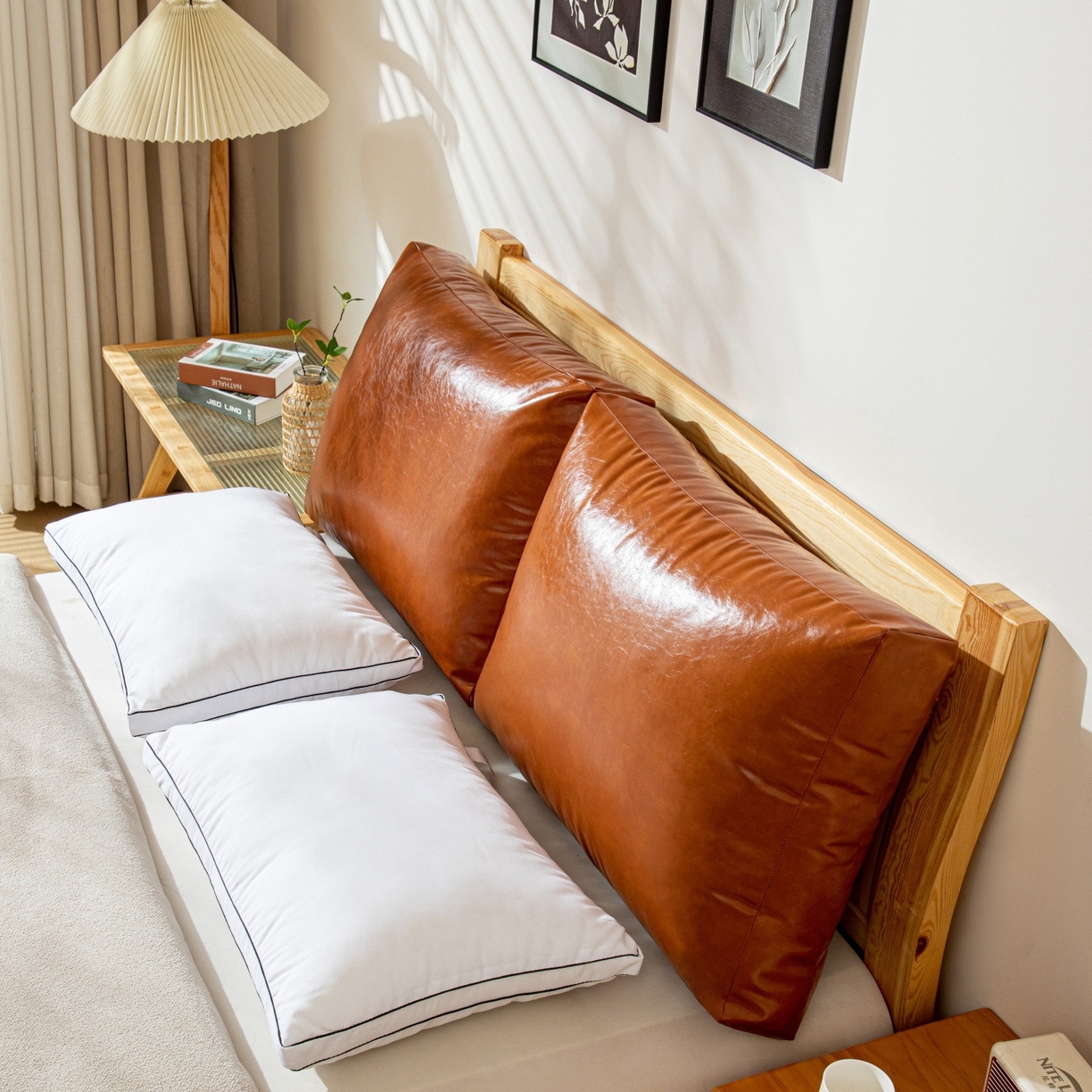 91家纺网 家纺一手货源 找家纺 沐沐家纺 2026新款油蜡皮立体面包枕靠背靠垫 焦糖橙棕