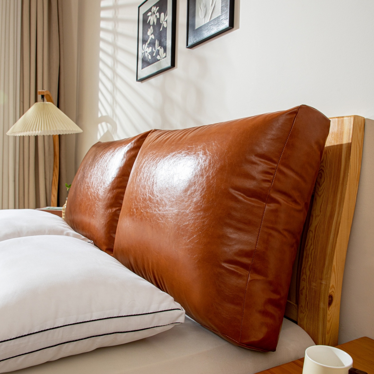 91家纺网 家纺一手货源 找家纺 沐沐家纺 2026新款油蜡皮立体面包枕靠背靠垫 焦糖橙棕