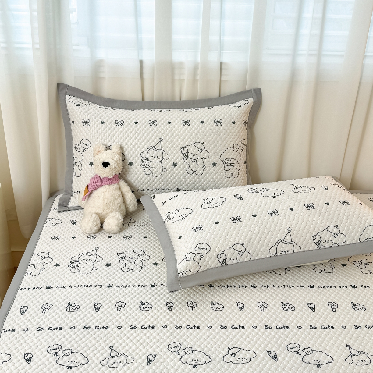 91家纺网 家纺一手货源 找家纺 蓝极人 2026新款小清新冰豆豆数码印花席三明治底席子凉席 线条小狗