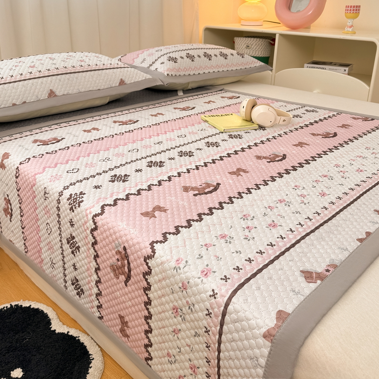 91家纺网 家纺一手货源 找家纺 蓝极人 2026新款小清新冰豆豆数码印花席三明治底席子凉席 摇摇马