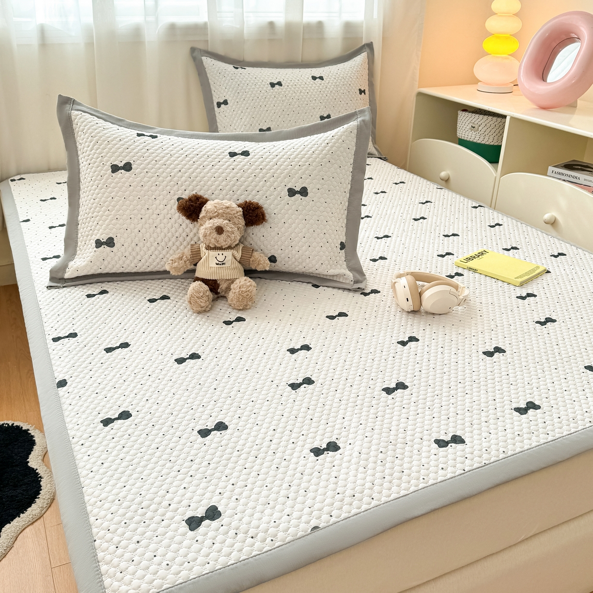 91家纺网 家纺一手货源 找家纺 蓝极人 2026新款小清新冰豆豆数码印花席三明治底席子凉席 波点蝴蝶结