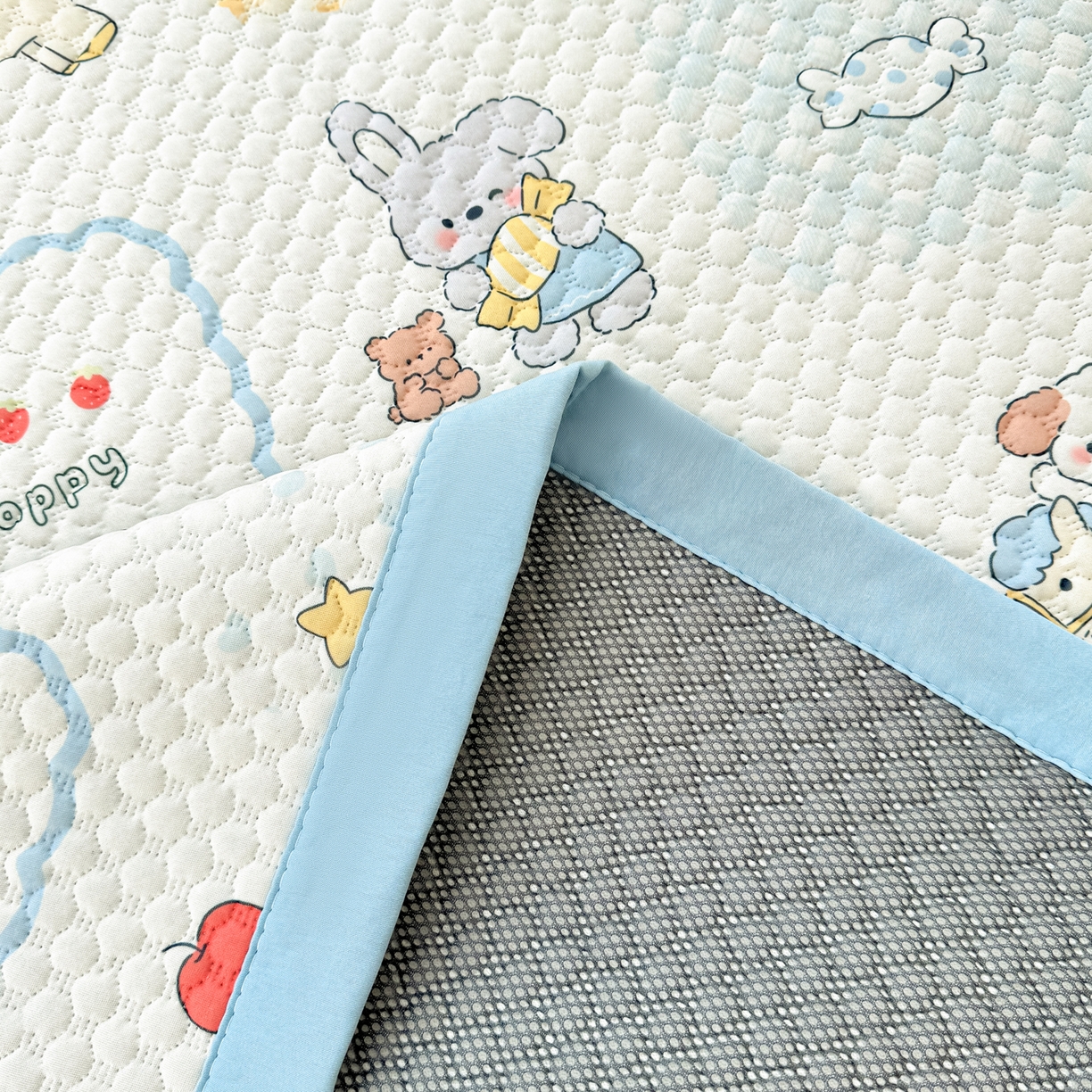 91家纺网 家纺一手货源 找家纺 蓝极人 2026新款小清新冰豆豆数码印花席三明治底席子凉席 糖果小狗