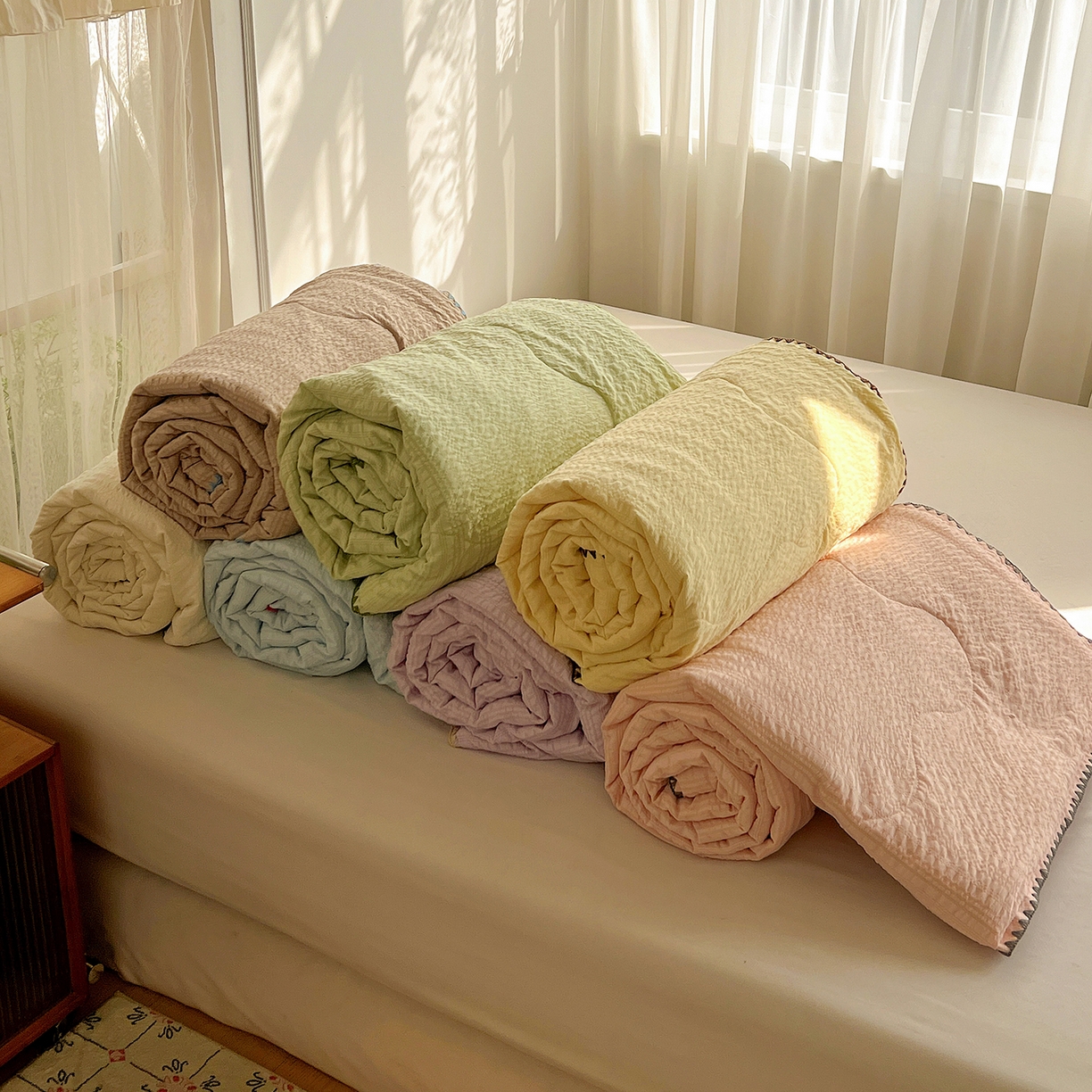 91家纺网 家纺一手货源 找家纺 优尚佳生活馆 2026新款泡泡纱三角针夏被四件套--纯色系列 组合图仅展示