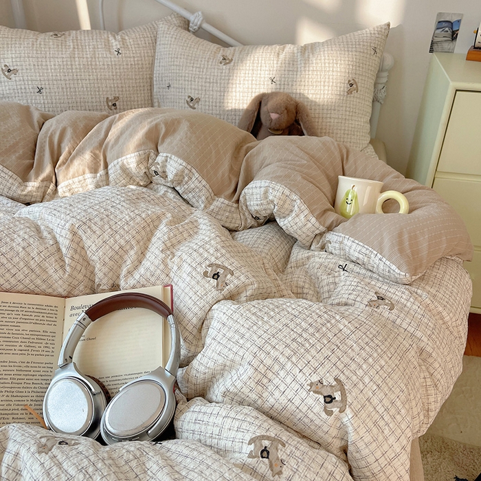 91家纺网 家纺一手货源 找家纺 贝扬思家纺 2026新款高品质A类泡芙纱普通款四件套-110g-(软软糯糯小红书推荐~) 织纹木马迹