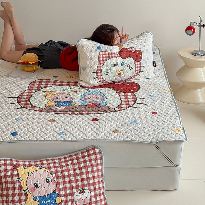 91家纺网 家纺一手货源 找家纺 RYB红黄兰 2026新款ins设计师原创款大版冰皮凉感水洗乳胶加厚6mm凉席三件套 彩色喵星人