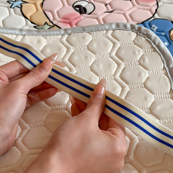 91家纺网 家纺一手货源 找家纺 RYB红黄兰 2026新款ins设计师原创款大版冰皮凉感水洗乳胶加厚6mm凉席三件套 彩色喵星人