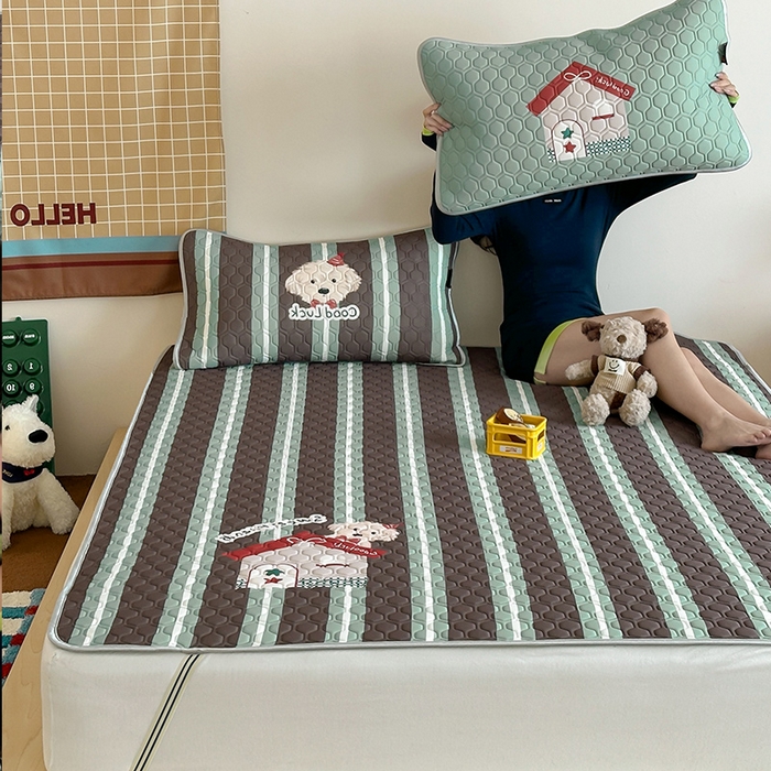 91家纺网 家纺一手货源 找家纺 RYB红黄兰 2026新款ins设计师原创款大版冰皮凉感水洗乳胶加厚6mm凉席三件套 泰迪小窝