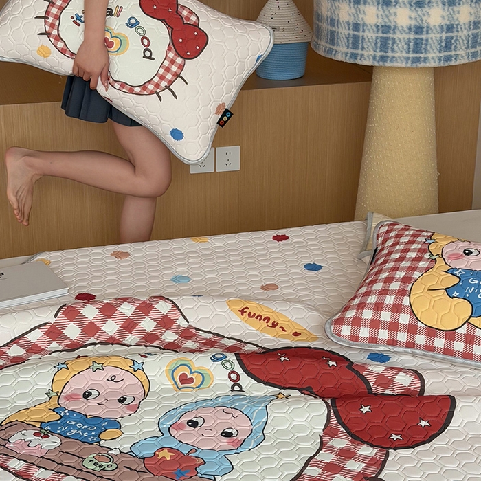 91家纺网 家纺一手货源 找家纺 RYB红黄兰 2026新款ins设计师原创款大版冰皮凉感水洗乳胶加厚6mm凉席三件套 彩色喵星人