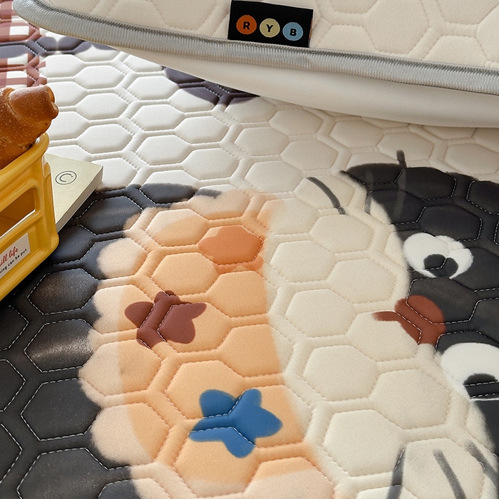 91家纺网 家纺一手货源 找家纺 RYB红黄兰 2026新款ins设计师原创款大版冰皮凉感水洗乳胶加厚6mm凉席三件套 红格猫咪