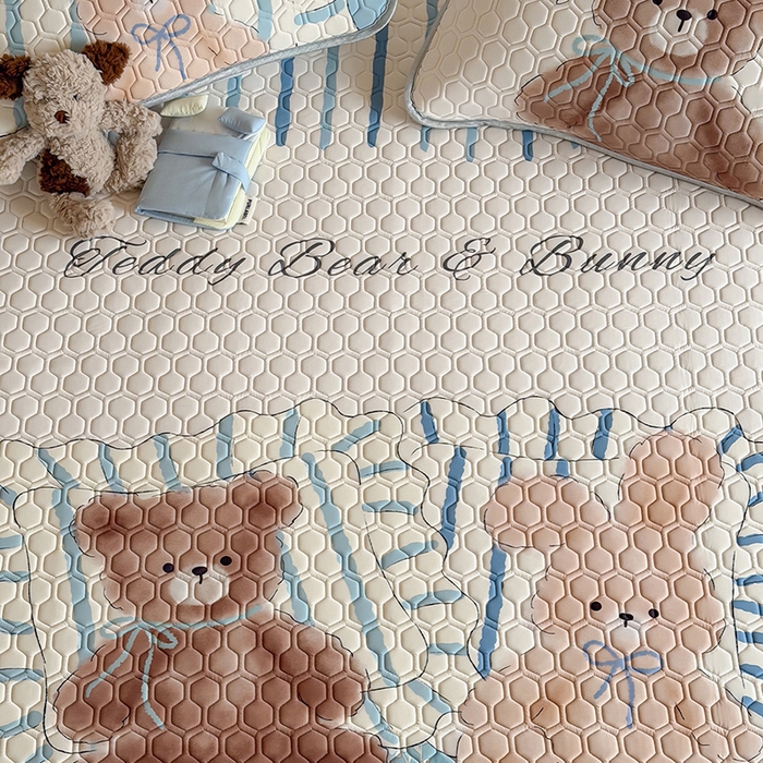 91家纺网 家纺一手货源 找家纺 RYB红黄兰 2026新款ins设计师原创款大版冰皮凉感水洗乳胶加厚6mm凉席三件套 小熊和邦尼