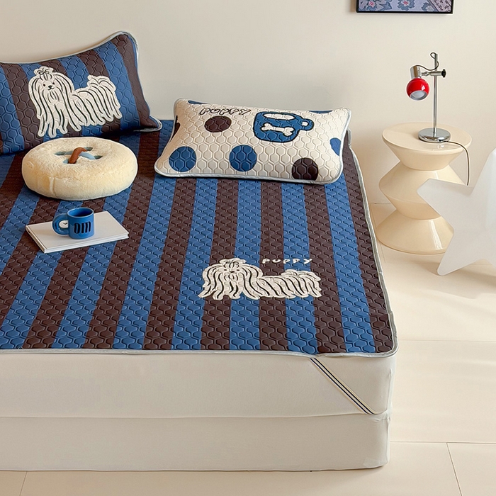 91家纺网 家纺一手货源 找家纺 RYB红黄兰 2026新款ins设计师原创款大版冰皮凉感水洗乳胶加厚6mm凉席三件套 蓝条哈吉米