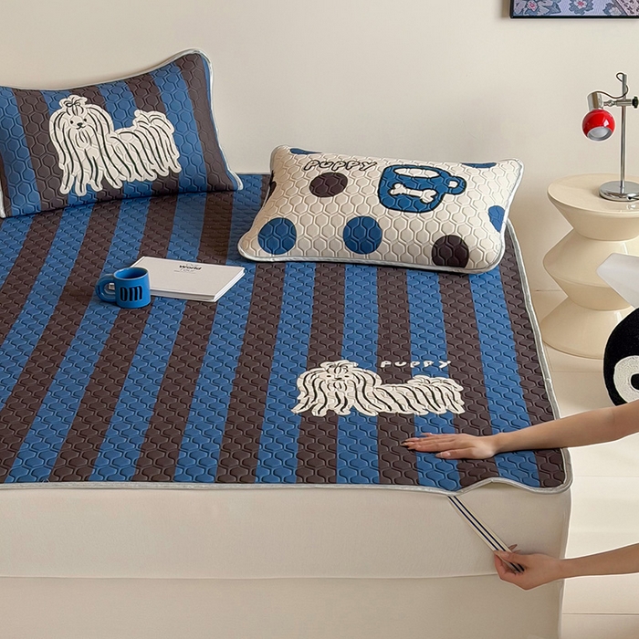 91家纺网 家纺一手货源 找家纺 RYB红黄兰 2026新款ins设计师原创款大版冰皮凉感水洗乳胶加厚6mm凉席三件套 蓝条哈吉米