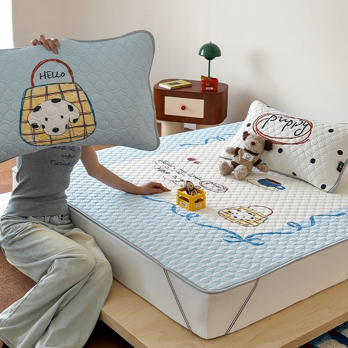 91家纺网 家纺一手货源 找家纺 RYB红黄兰 2026新款ins设计师原创款大版冰皮凉感水洗乳胶加厚6mm凉席三件套 狗狗日记