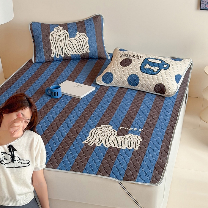 91家纺网 家纺一手货源 找家纺 RYB红黄兰 2026新款ins设计师原创款大版冰皮凉感水洗乳胶加厚6mm凉席三件套 蓝条哈吉米