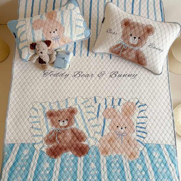 91家纺网 家纺一手货源 找家纺 RYB红黄兰 2026新款ins设计师原创款大版冰皮凉感水洗乳胶加厚6mm凉席三件套 小熊和邦尼