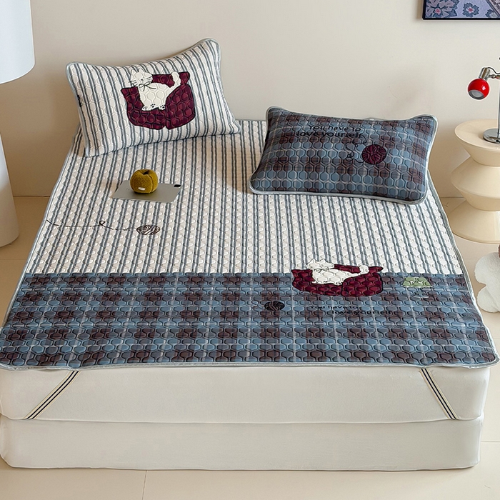 91家纺网 家纺一手货源 找家纺 RYB红黄兰 2026新款ins设计师原创款大版冰皮凉感水洗乳胶加厚6mm凉席三件套 小白的毛线