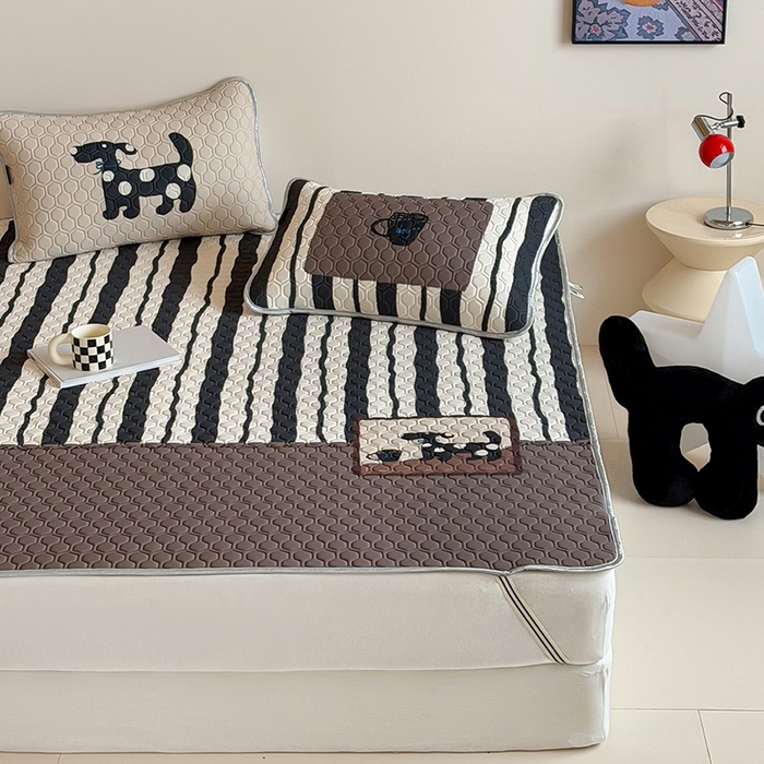 91家纺网 家纺一手货源 找家纺 RYB红黄兰 2026新款ins设计师原创款大版冰皮凉感水洗乳胶加厚6mm凉席三件套 小黑的咖啡