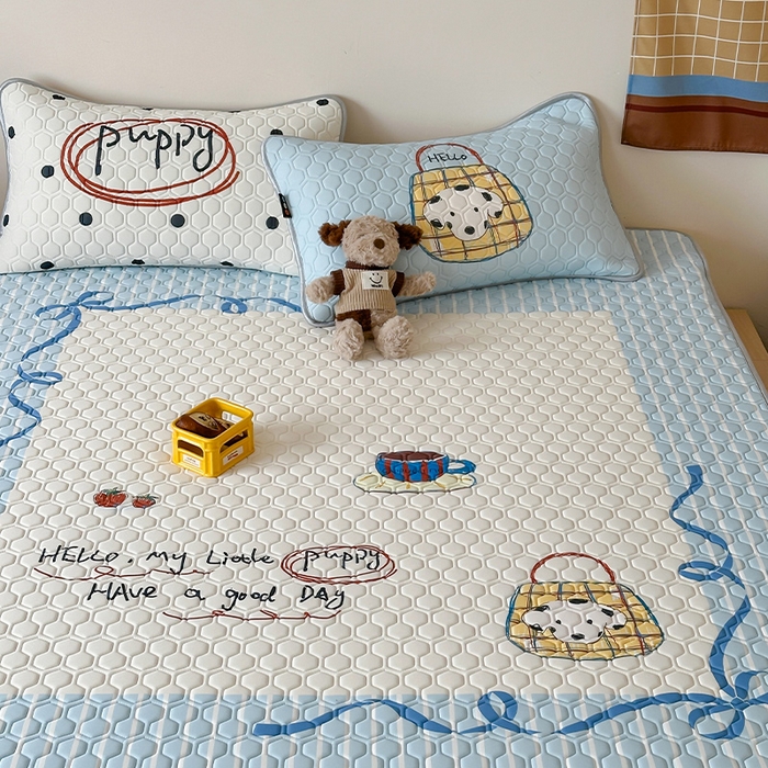 91家纺网 家纺一手货源 找家纺 RYB红黄兰 2026新款ins设计师原创款大版冰皮凉感水洗乳胶加厚6mm凉席三件套 狗狗日记