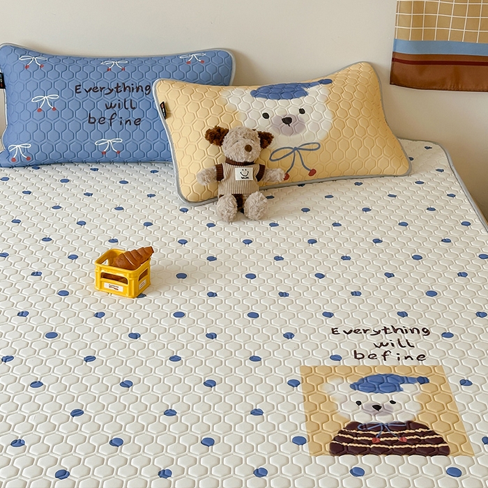 91家纺网 家纺一手货源 找家纺 RYB红黄兰 2026新款ins设计师原创款大版冰皮凉感水洗乳胶加厚6mm凉席三件套 波点熊仔