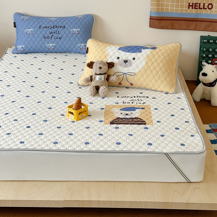 91家纺网 家纺一手货源 找家纺 RYB红黄兰 2026新款ins设计师原创款大版冰皮凉感水洗乳胶加厚6mm凉席三件套 波点熊仔