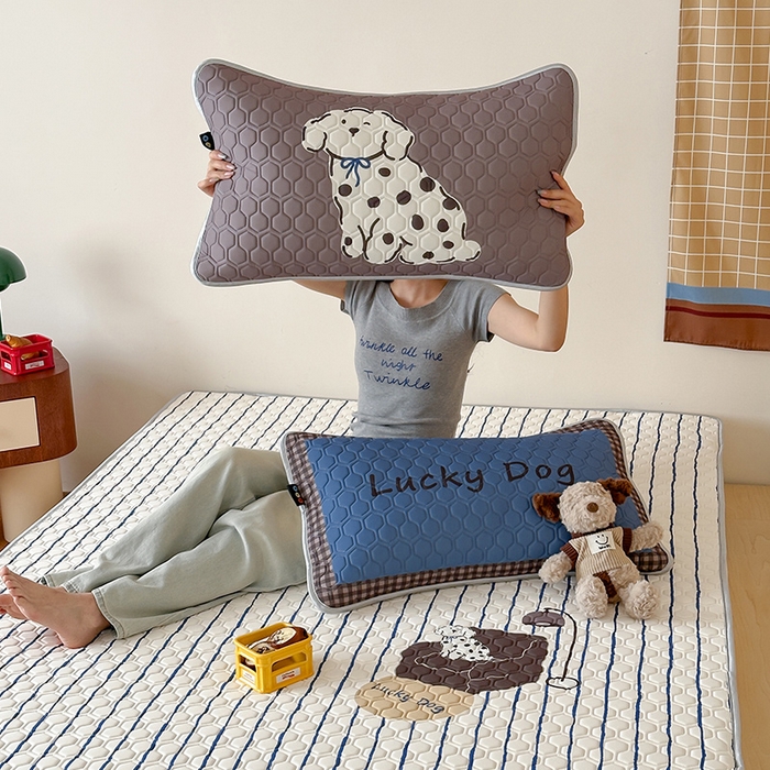 91家纺网 家纺一手货源 找家纺 RYB红黄兰 2026新款ins设计师原创款大版冰皮凉感水洗乳胶加厚6mm凉席三件套 沙发小狗