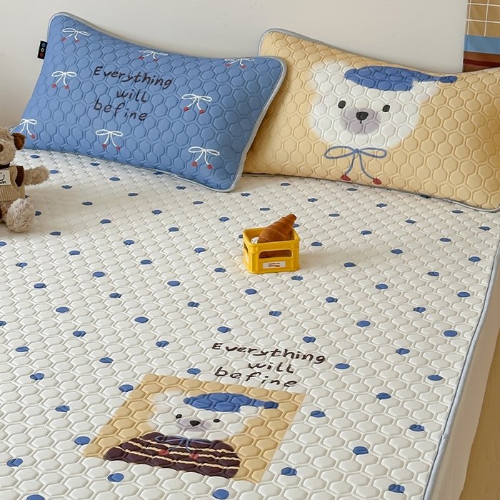 91家纺网 家纺一手货源 找家纺 RYB红黄兰 2026新款ins设计师原创款大版冰皮凉感水洗乳胶加厚6mm凉席三件套 波点熊仔