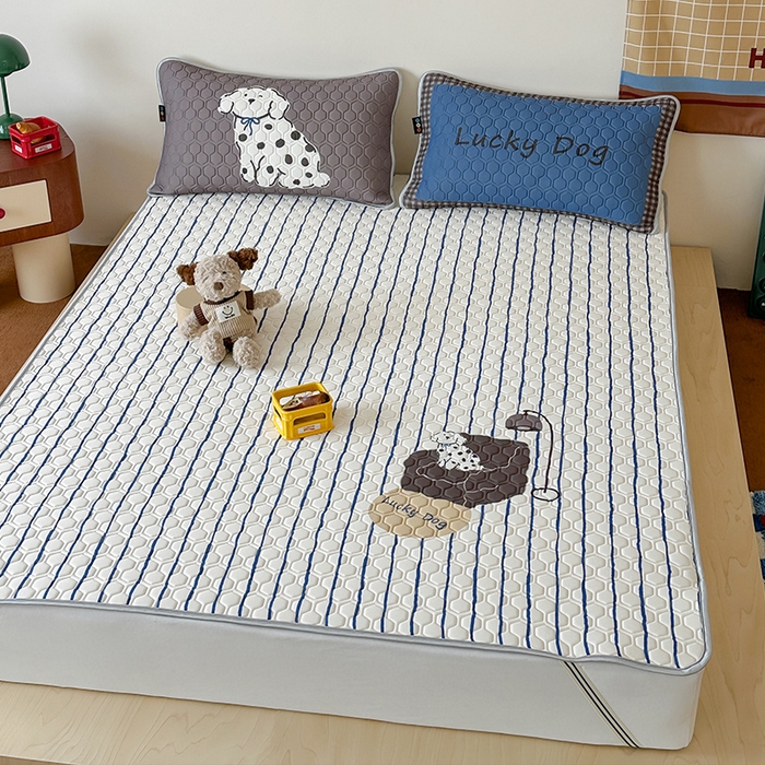 91家纺网 家纺一手货源 找家纺 RYB红黄兰 2026新款ins设计师原创款大版冰皮凉感水洗乳胶加厚6mm凉席三件套 沙发小狗