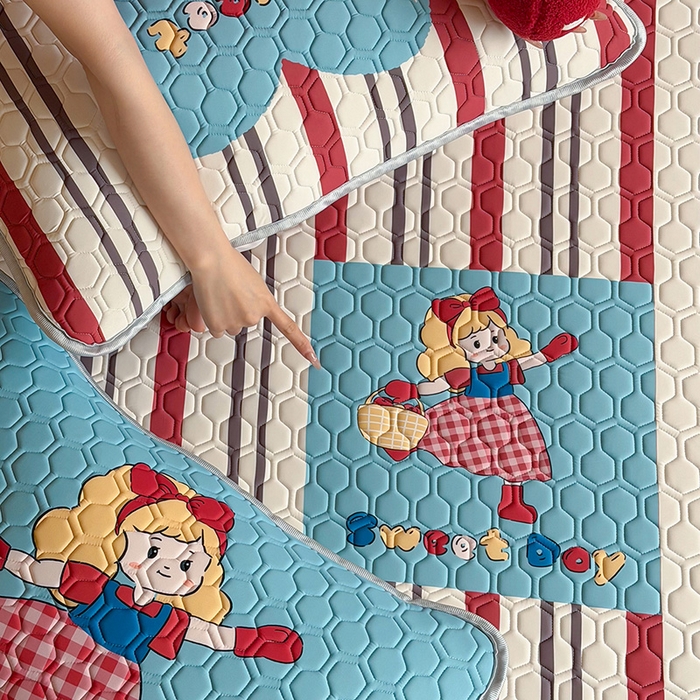 91家纺网 家纺一手货源 找家纺 RYB红黄兰 2026新款ins设计师原创款大版冰皮凉感水洗乳胶加厚6mm凉席三件套 萝莉心心