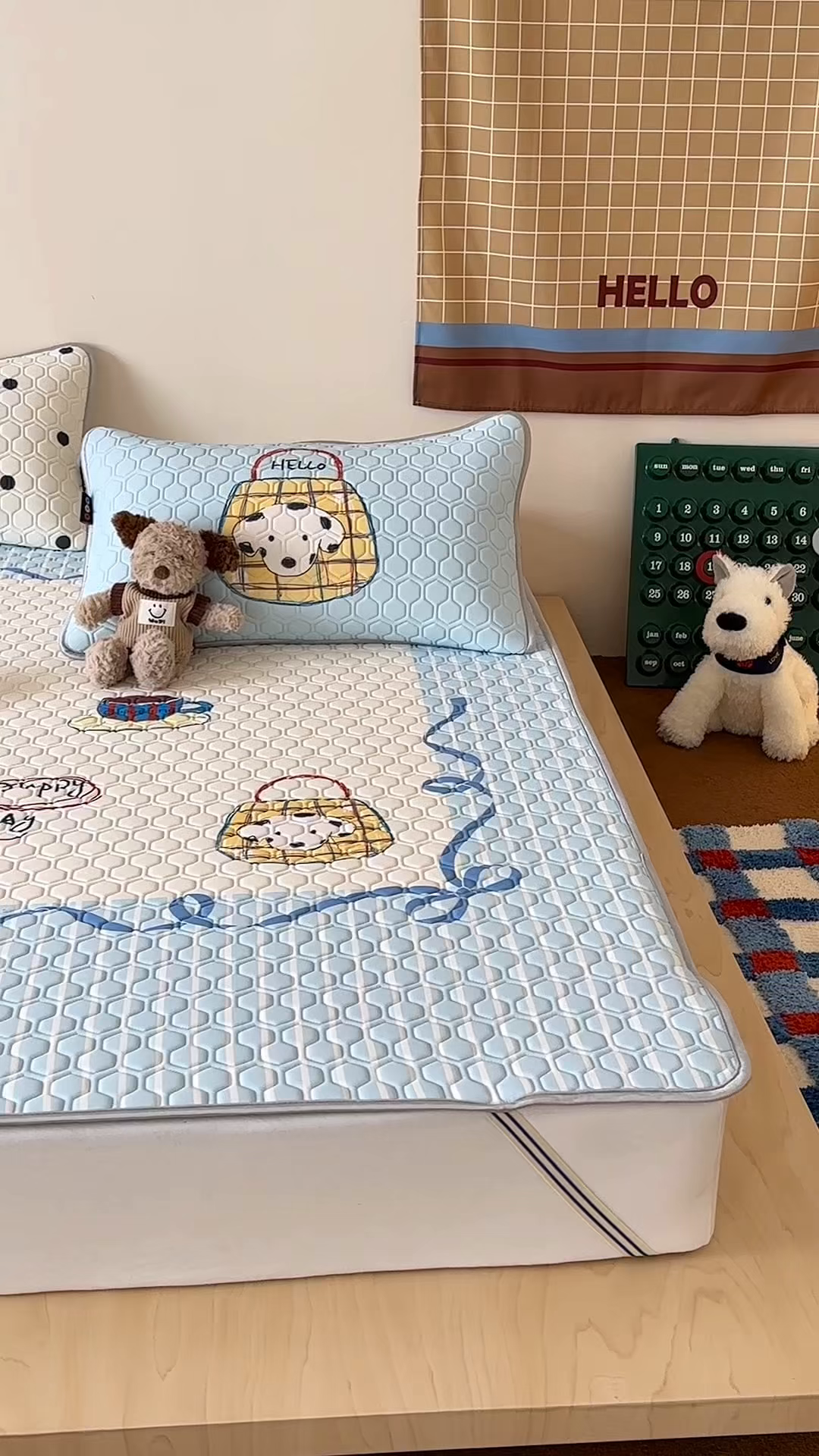 91家纺网 家纺一手货源 找家纺 RYB红黄兰 2026新款ins设计师原创款大版冰皮凉感水洗乳胶加厚6mm凉席三件套 狗狗日记