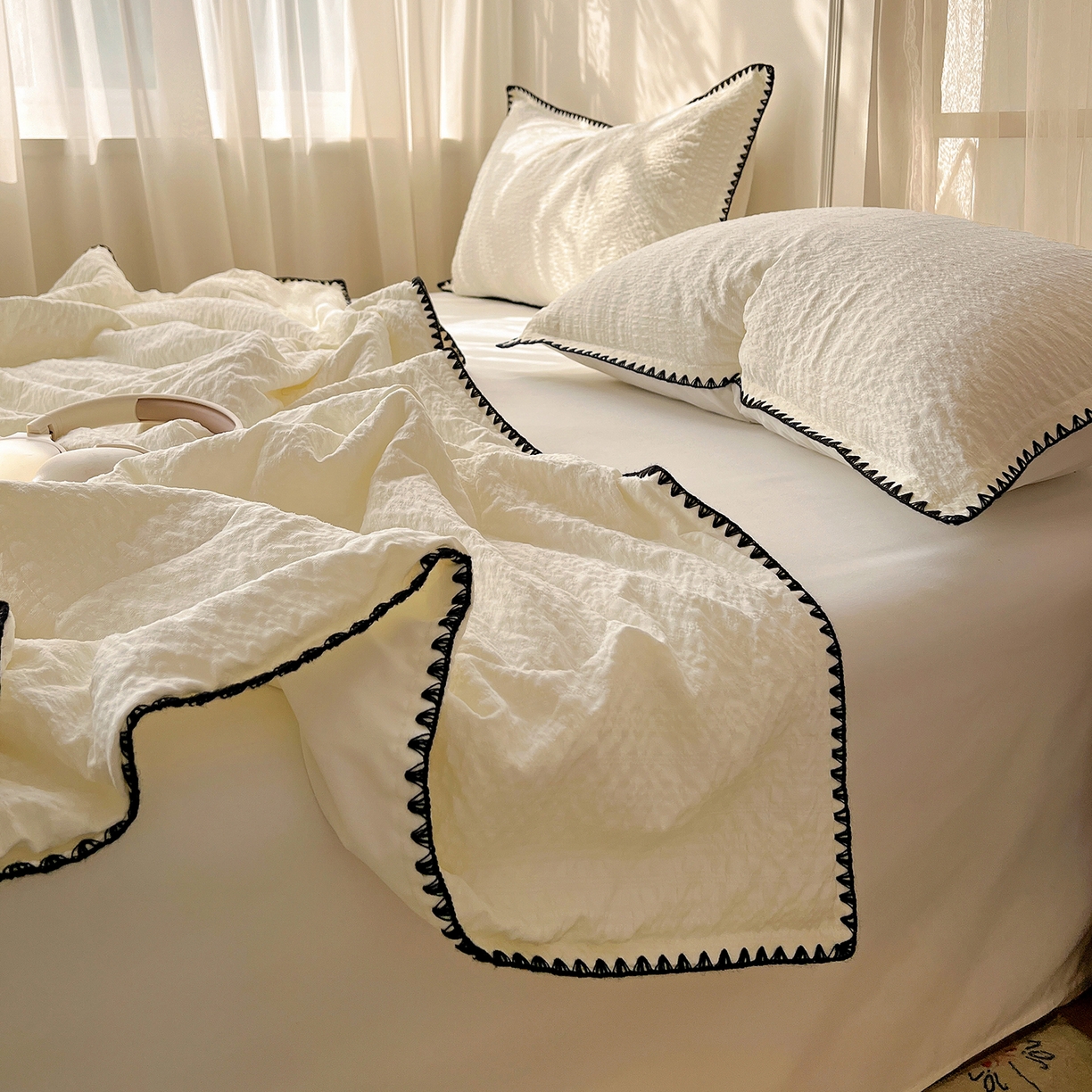 91家纺网 家纺一手货源 找家纺 优佳优品 2026新款泡泡纱三角针夏被四件套--纯色系列 杏仁白