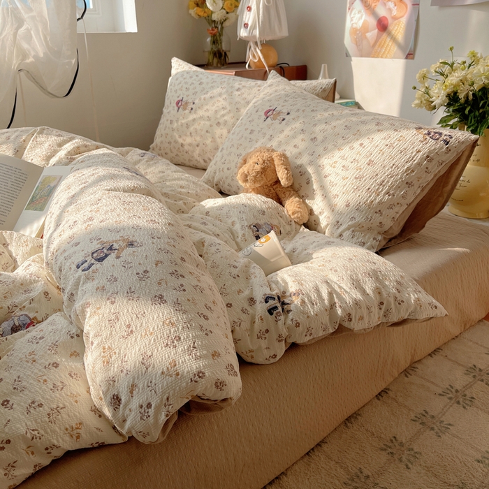 91家纺网 家纺一手货源 找家纺 贝扬思家纺 2026新款高品质A类泡芙纱普通款四件套-110g-(软软糯糯小红书推荐~) 花间娃娃絮