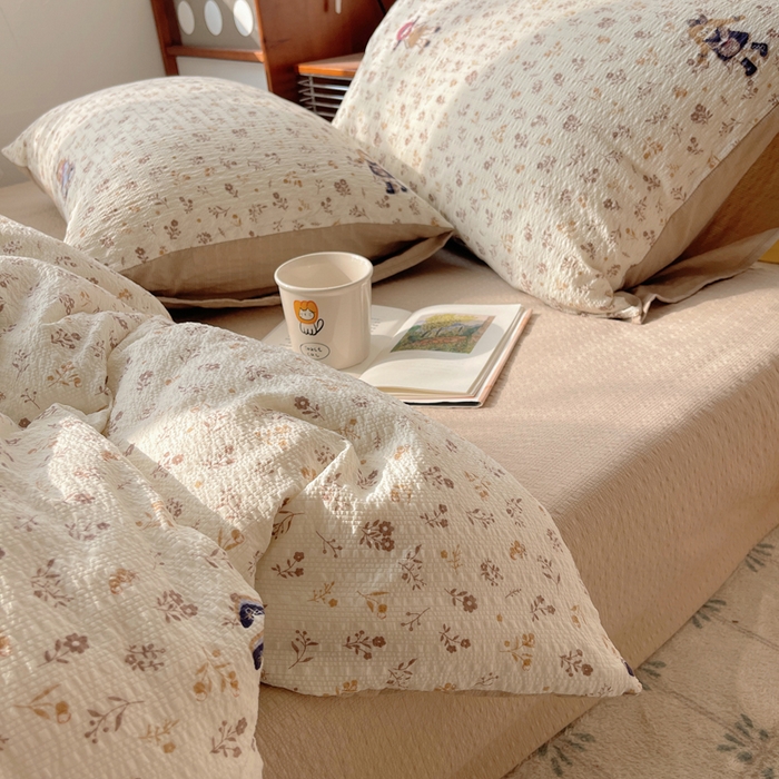 91家纺网 家纺一手货源 找家纺 贝扬思家纺 2026新款高品质A类泡芙纱普通款四件套-110g-(软软糯糯小红书推荐~) 花间娃娃絮