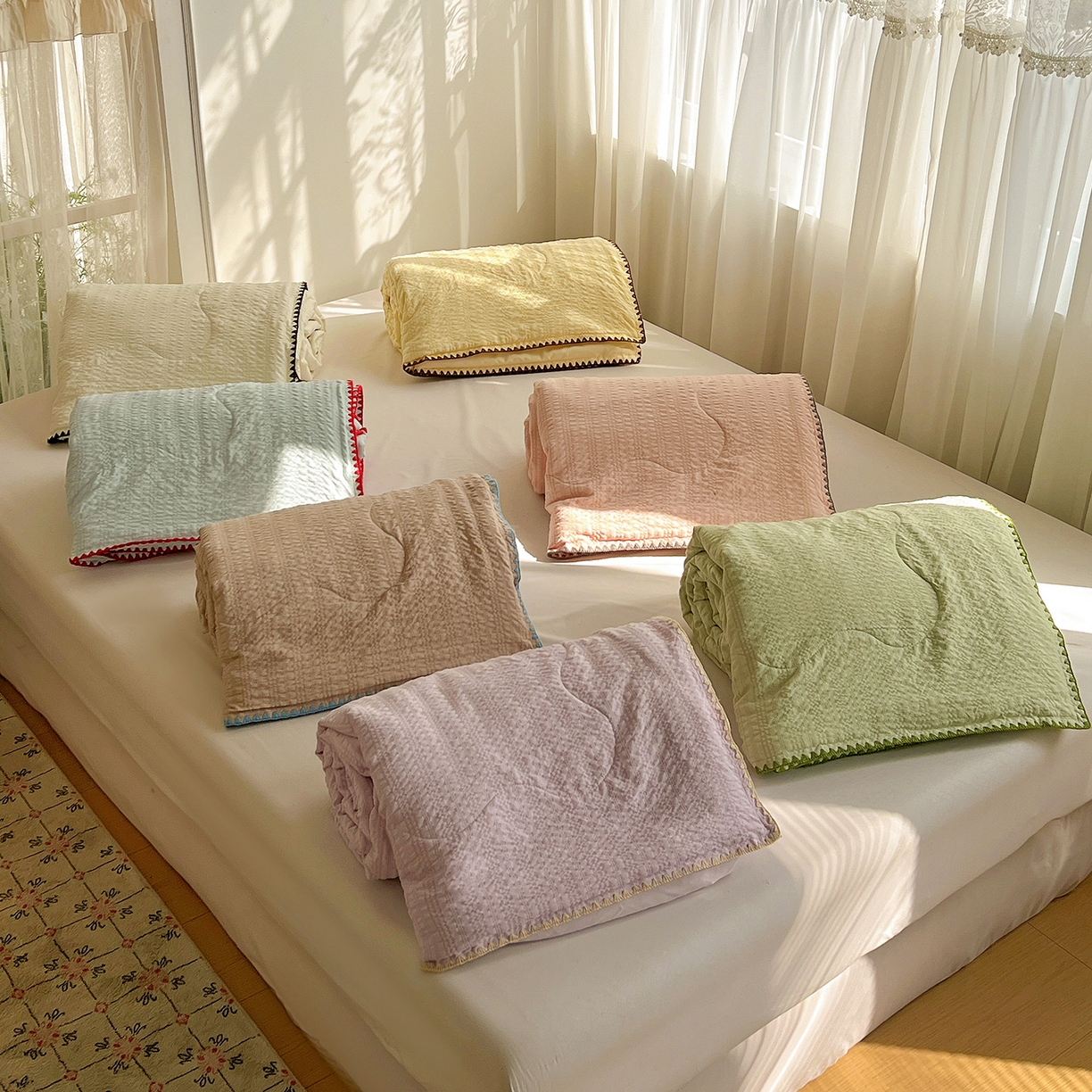 91家纺网 家纺一手货源 找家纺 优佳优品 2026新款泡泡纱三角针夏被四件套--纯色系列 组合图仅展示