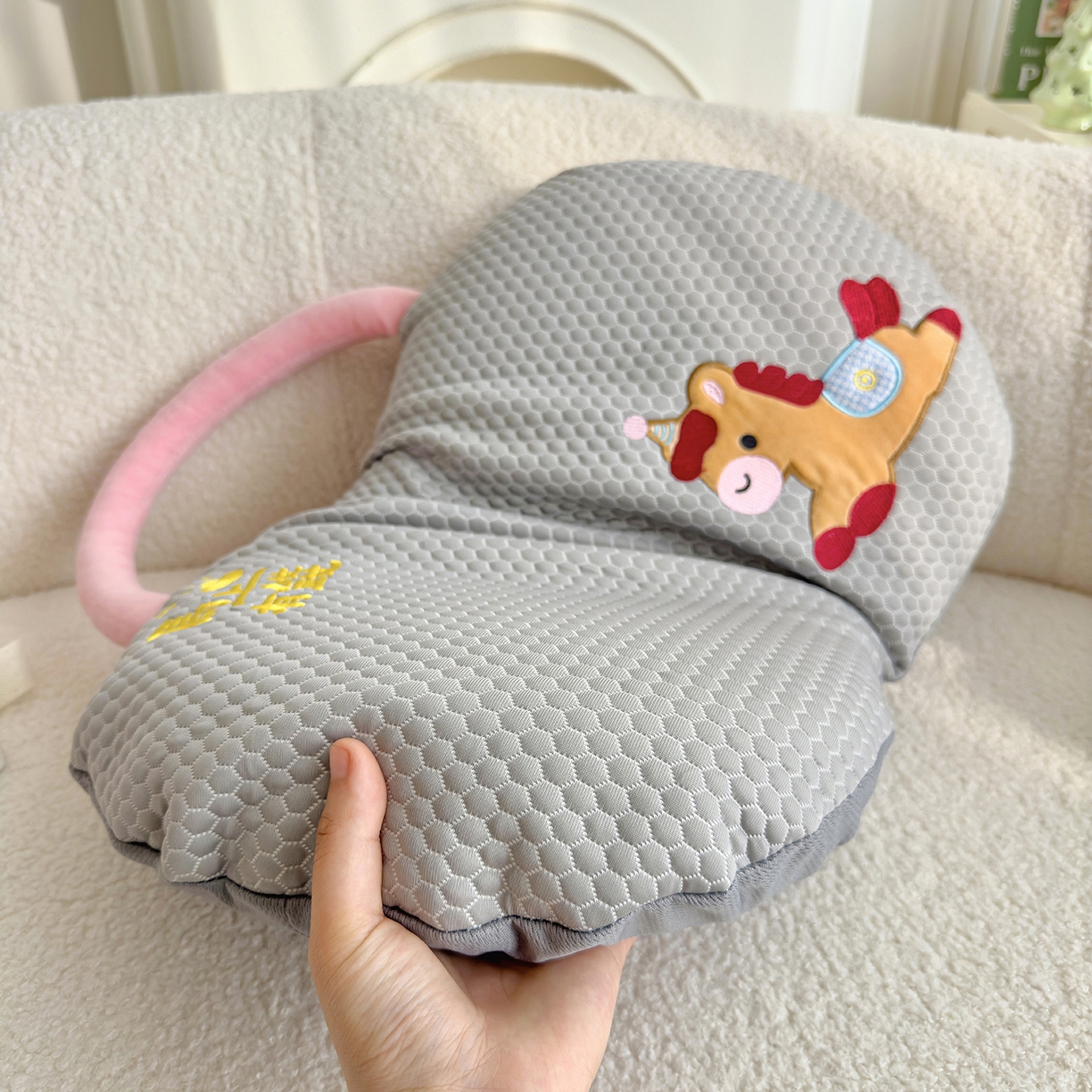 91家纺网 家纺一手货源 找家纺 诺可 2026新款凉感猫肚枕记忆枕枕头枕芯-马上有钱 马上有钱-灰色