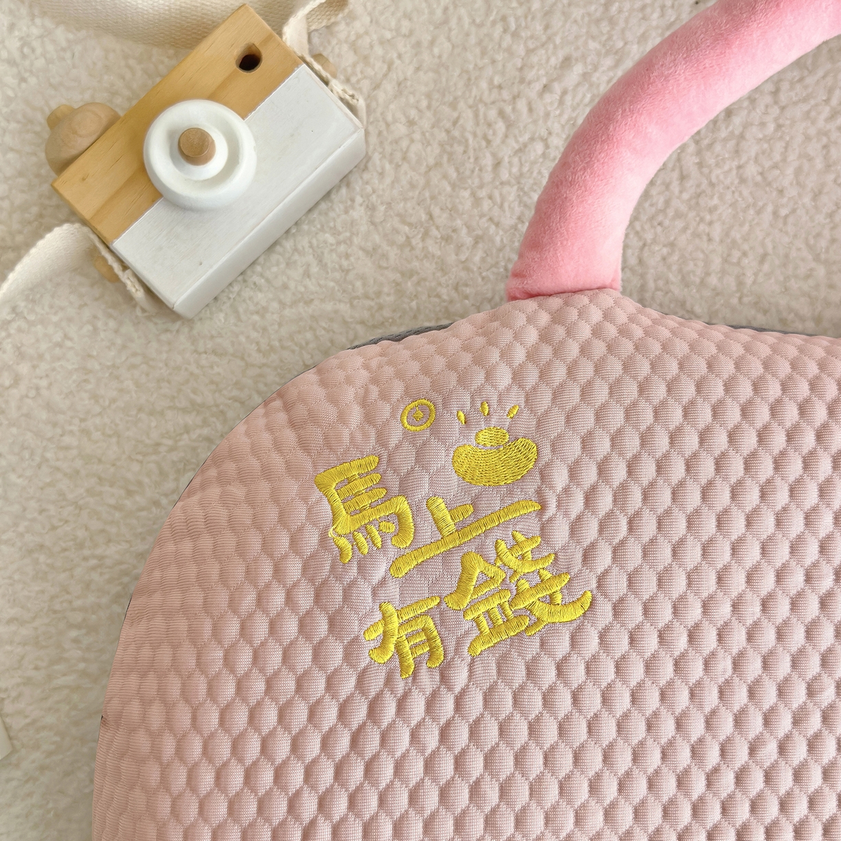 91家纺网 家纺一手货源 找家纺 诺可 2026新款凉感猫肚枕记忆枕枕头枕芯-马上有钱 马上有钱-粉色