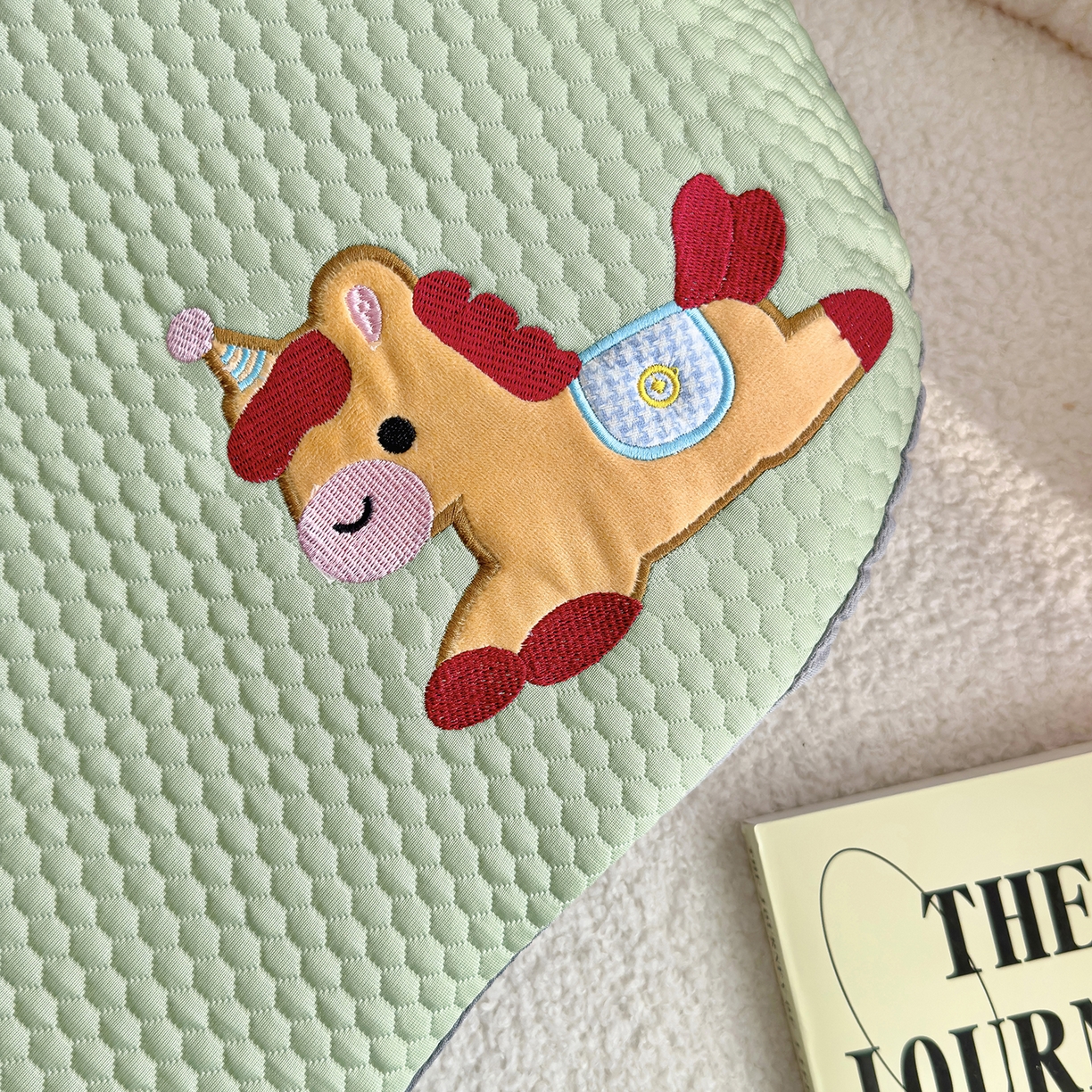 91家纺网 家纺一手货源 找家纺 诺可 2026新款凉感猫肚枕记忆枕枕头枕芯-马上有钱 马上有钱-绿色