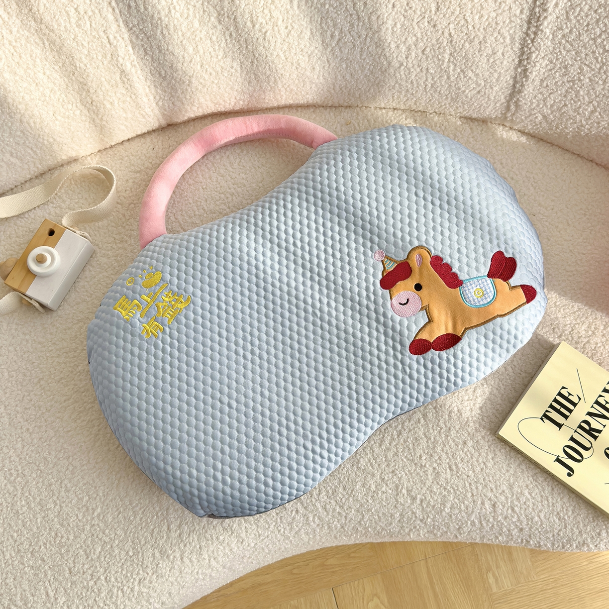 91家纺网 家纺一手货源 找家纺 诺可 2026新款凉感猫肚枕记忆枕枕头枕芯-马上有钱 马上有钱-蓝色