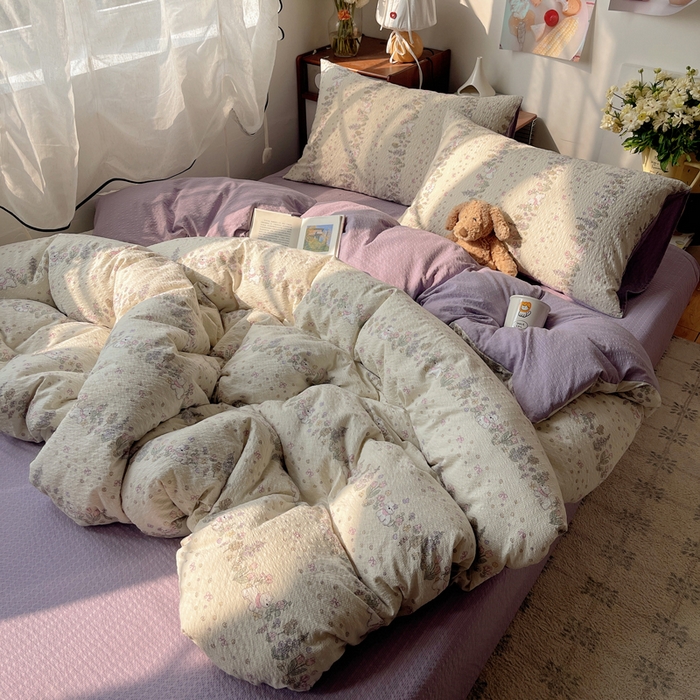 91家纺网 家纺一手货源 找家纺 贝扬思家纺 2026新款高品质A类泡芙纱普通款四件套-110g-(软软糯糯小红书推荐~) 花径小狗团