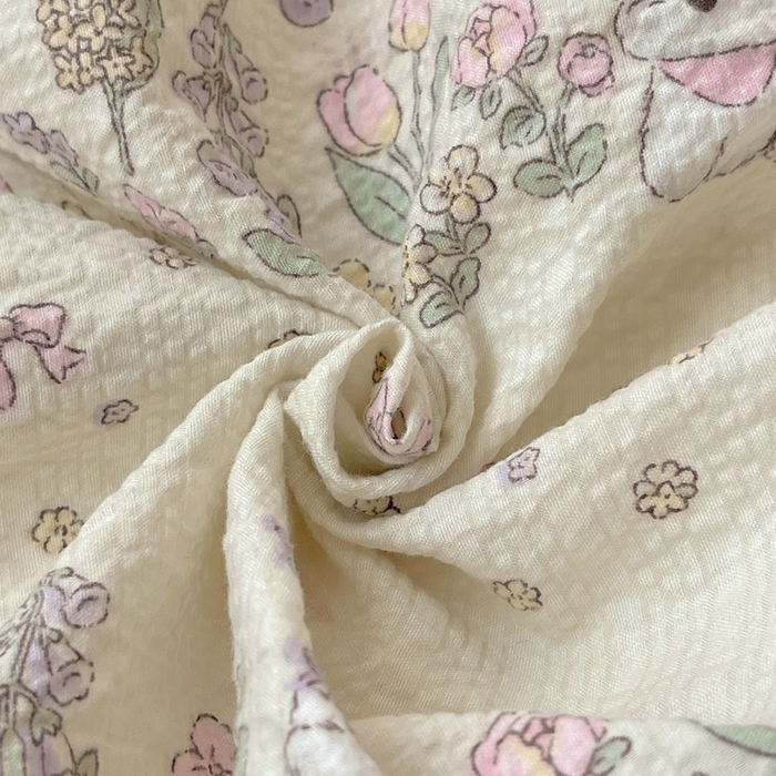 91家纺网 家纺一手货源 找家纺 贝扬思家纺 2026新款高品质A类泡芙纱普通款四件套-110g-(软软糯糯小红书推荐~) 花径小狗团