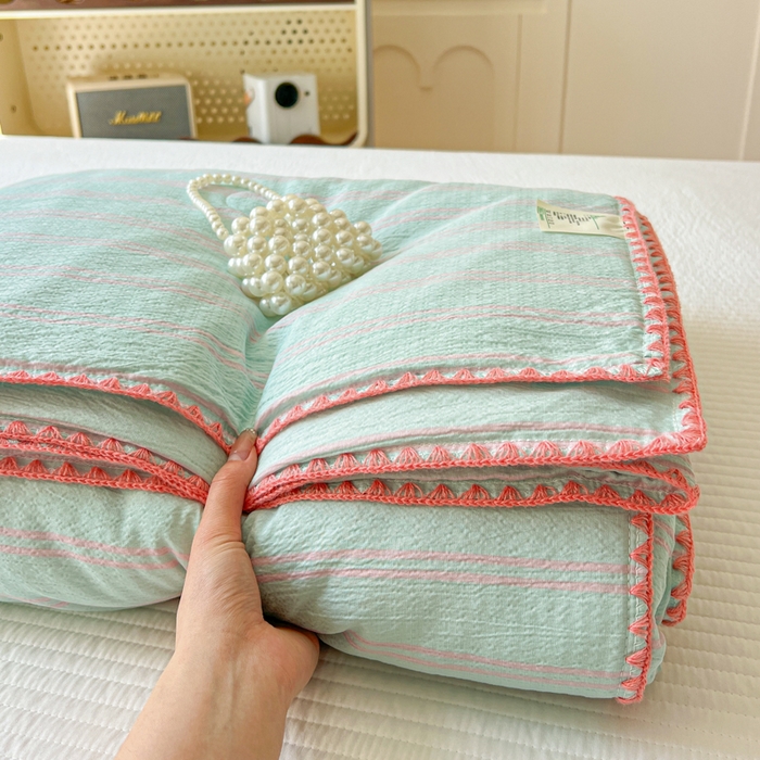 91家纺网 家纺一手货源 找家纺 （总）鑫利来家纺 2026新款日系多巴胺皱皱纱贝壳绣夏被夏凉被空调被