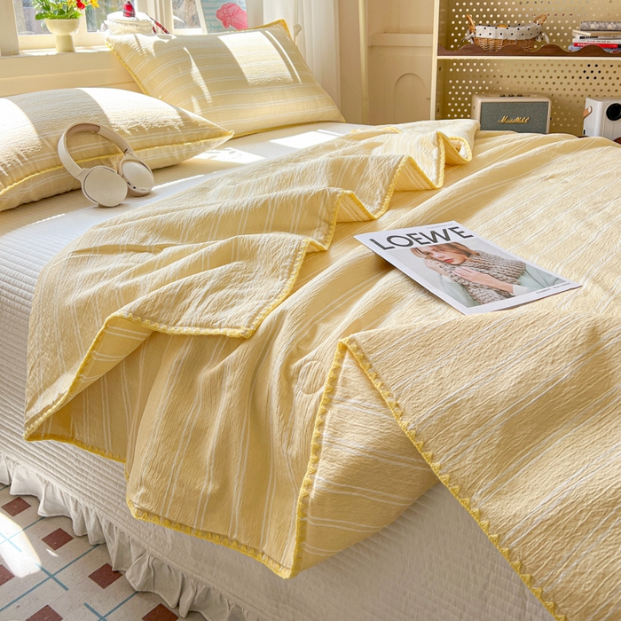 91家纺网 家纺一手货源 找家纺 鑫利来家纺 2026新款日系多巴胺皱皱纱贝壳绣夏被夏凉被空调被 春染-米黄