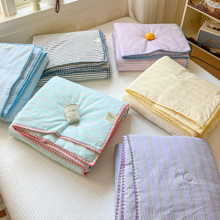 91家纺网 家纺一手货源 找家纺 鑫利来家纺 2026新款日系多巴胺皱皱纱贝壳绣夏被夏凉被空调被 组合图仅供展示-不可下单